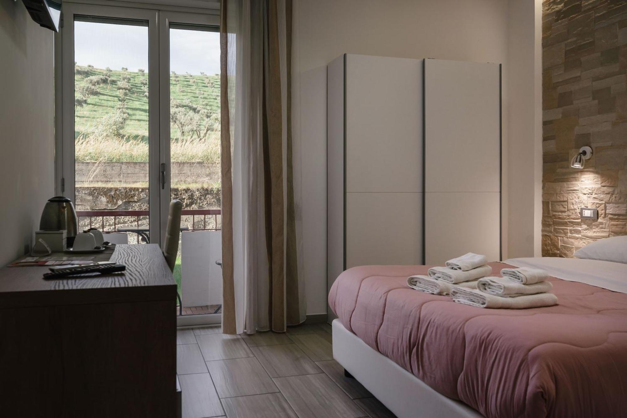 Zaro Suites B&B Catanzaro Bagian luar foto